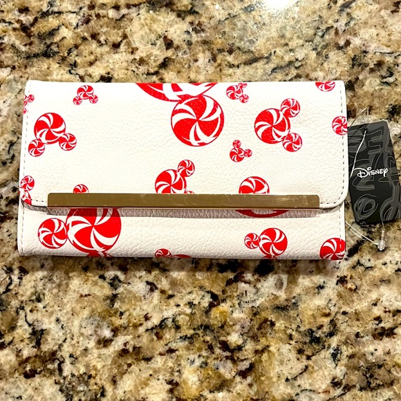 Buckle-Down Accessories - Mickey Mouse Disney Christmas Peppermints Holiday Buckle-Down Wallet Clasp New
